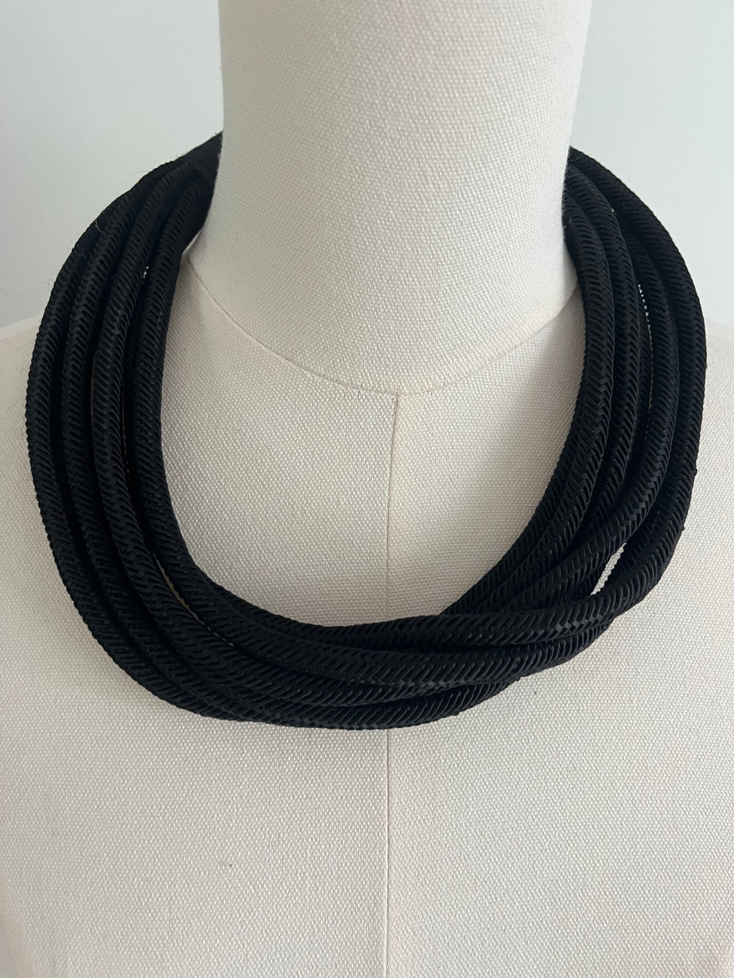 MULTI STRAND ROPE NECKLACE- BLACK