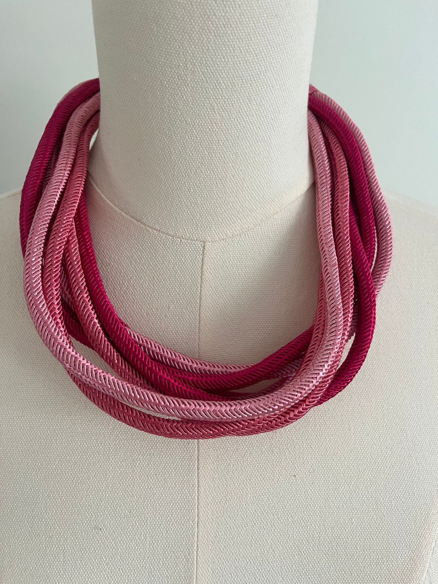 ROPE NECKLACE- PINK MULTI
