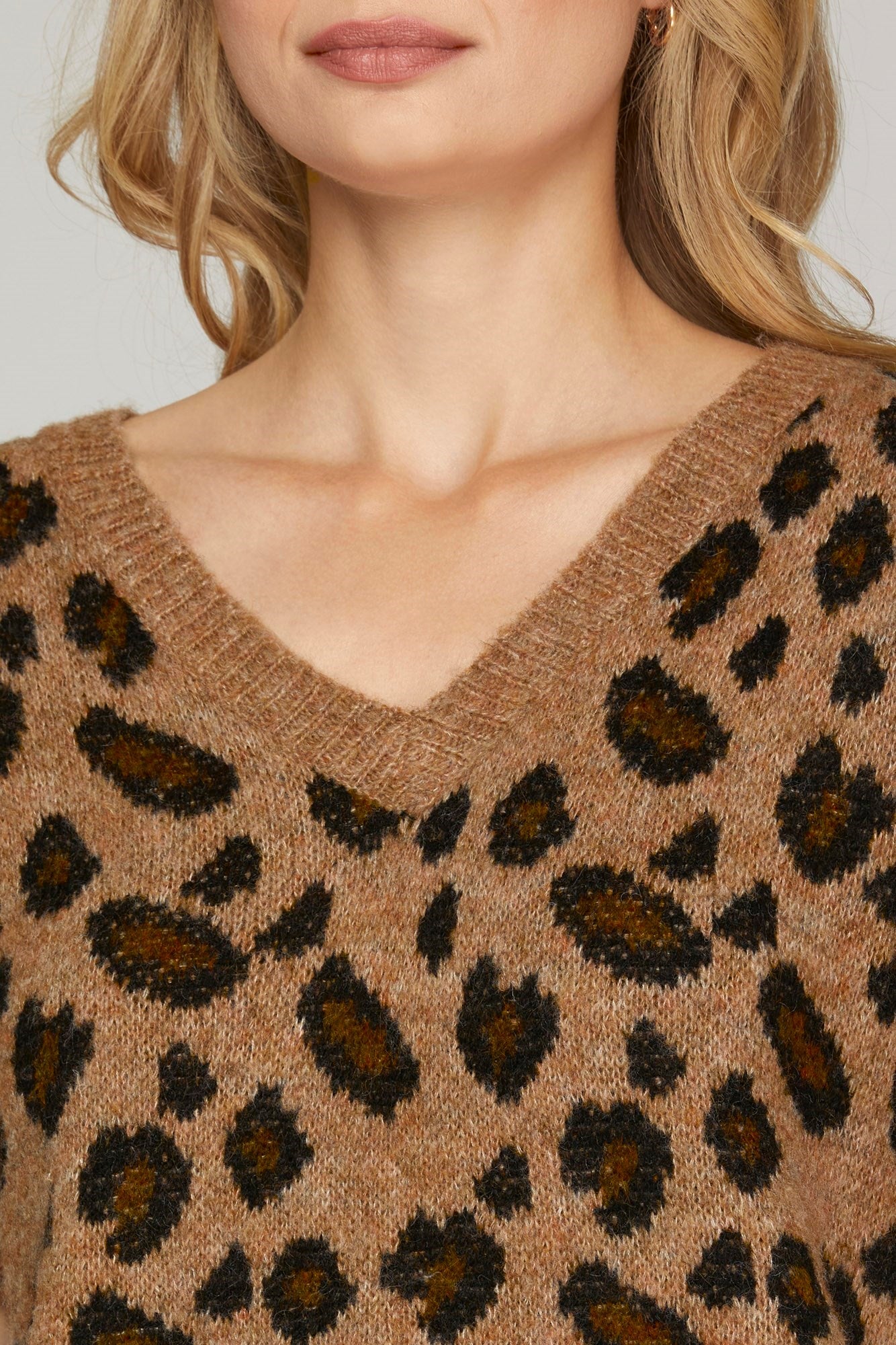OVER SIZED V-NECK LEOPARD SWEATER VEST