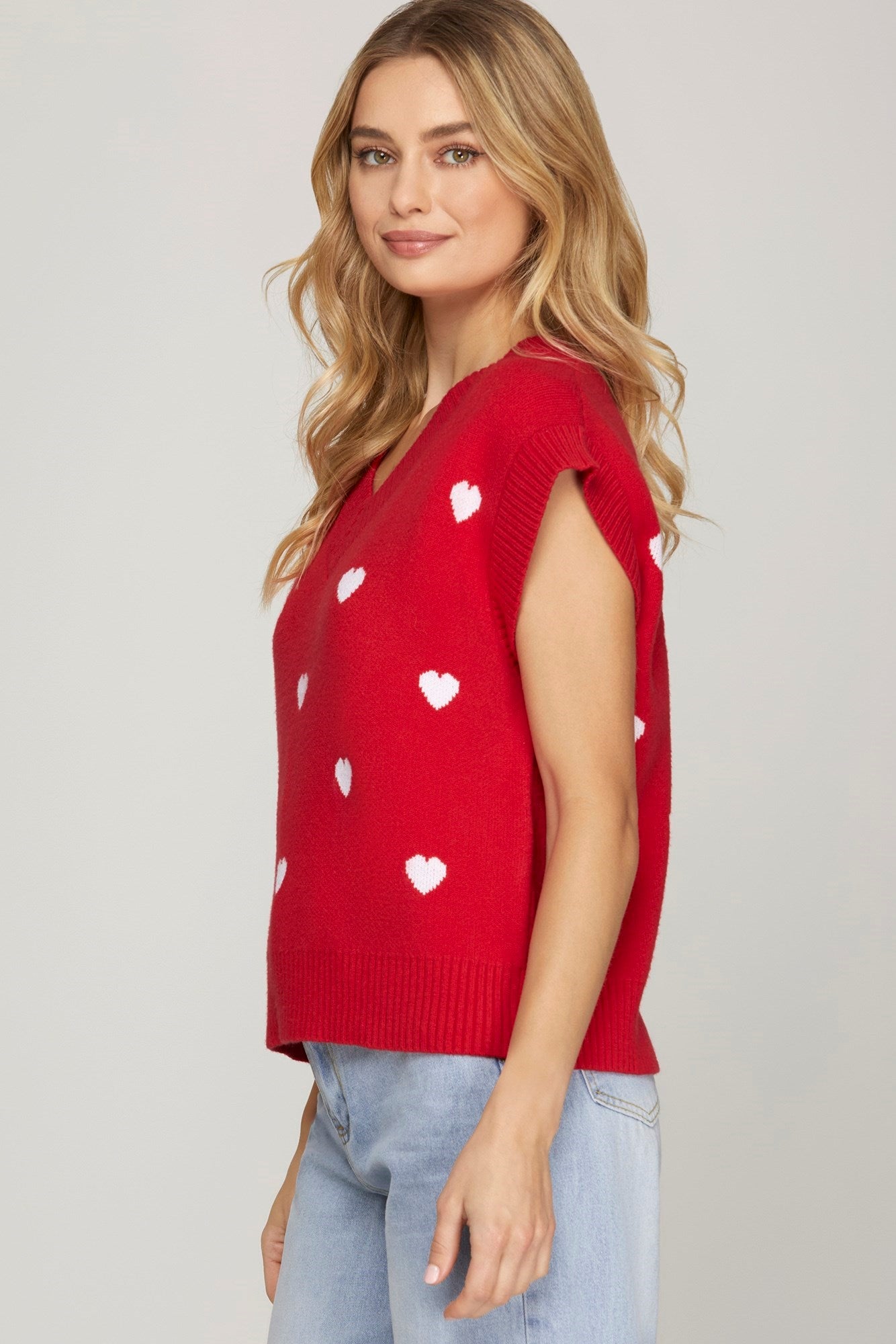 V-NECK HEART PATTERN SWEATER VEST