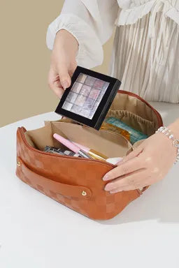 CHECKERED COSMETIC BAG WITH HANDLE