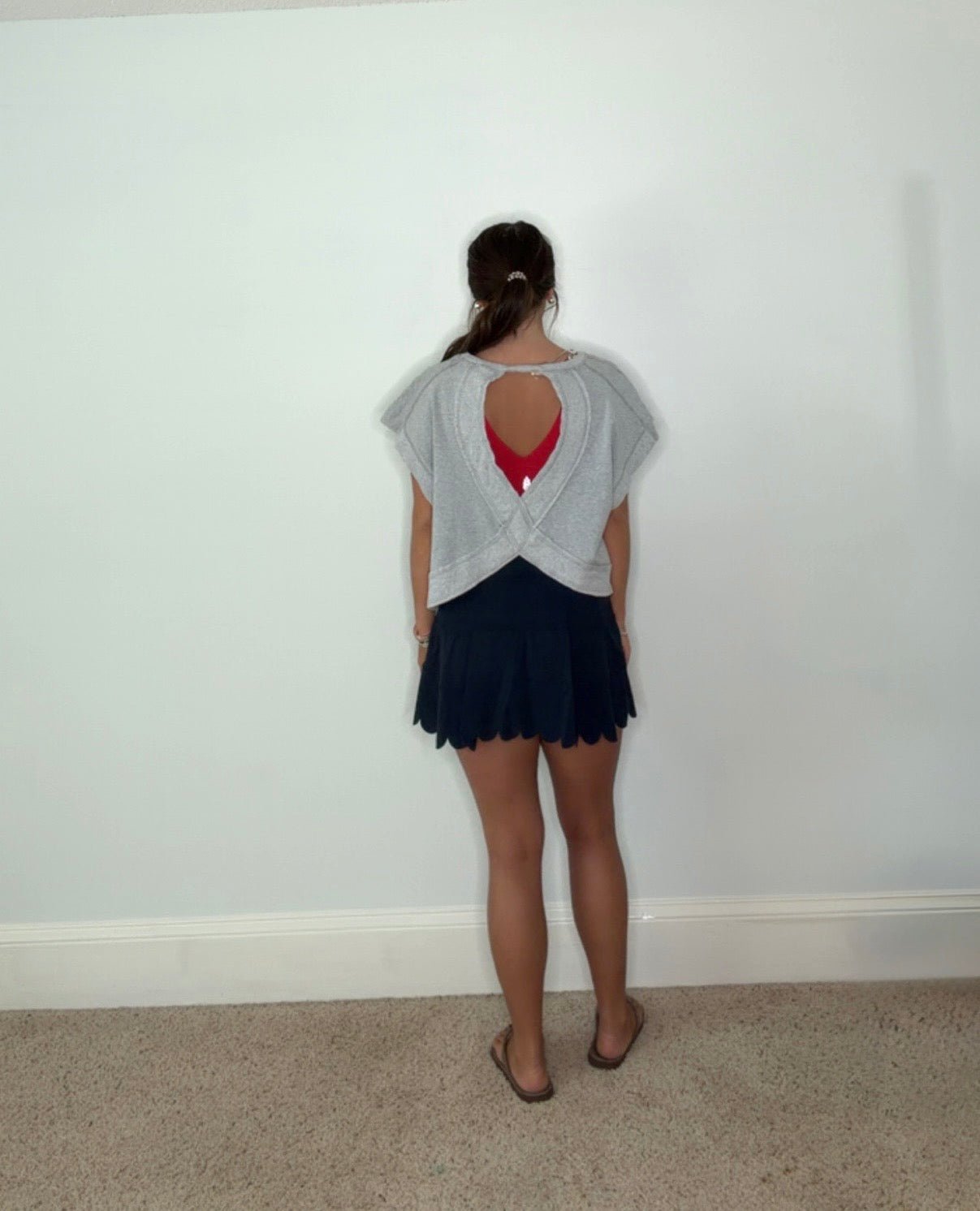 EFFORTLESS EDGE TOP - GRAY - Gopher Lane Boutique & Gifts