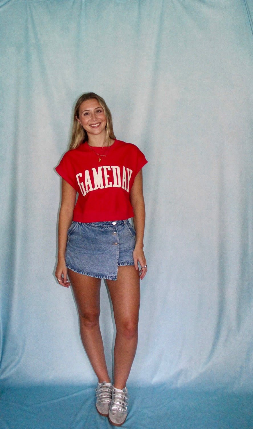 THE GAMEDAY SPIRIT TOP-RED/WHITE