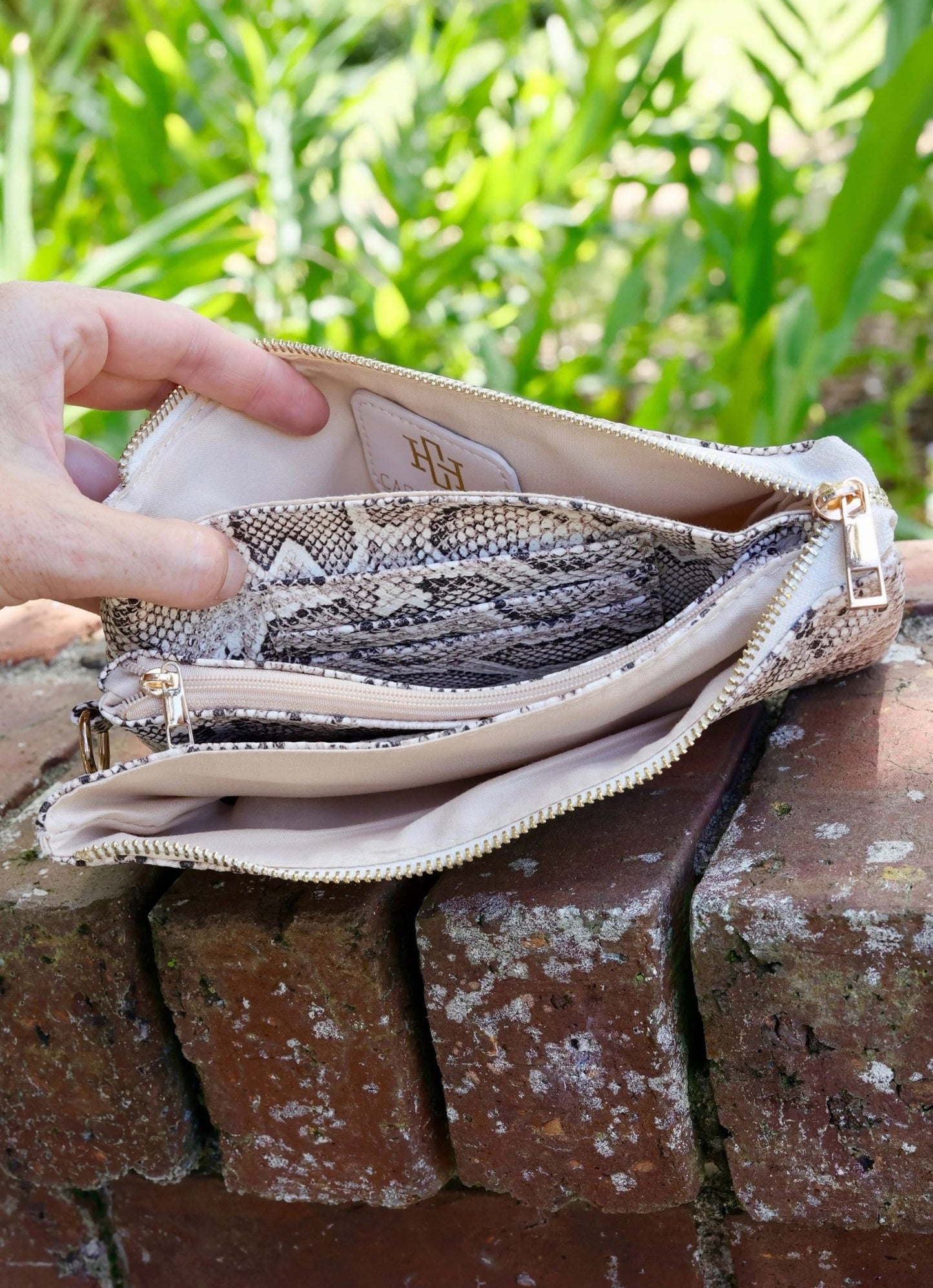 LIZ CUSTOM COLLECTION CROSSBODY - MOCHA ES - Gopher Lane Boutique & Gifts