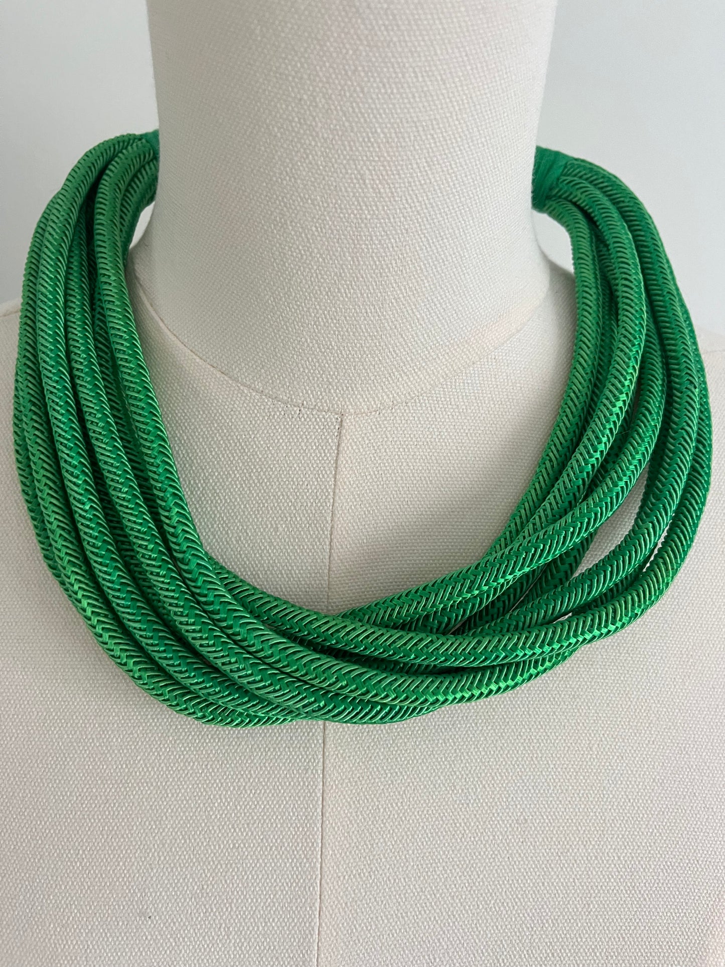 MULTI STRAND ROPE NECKLACE- GREEN