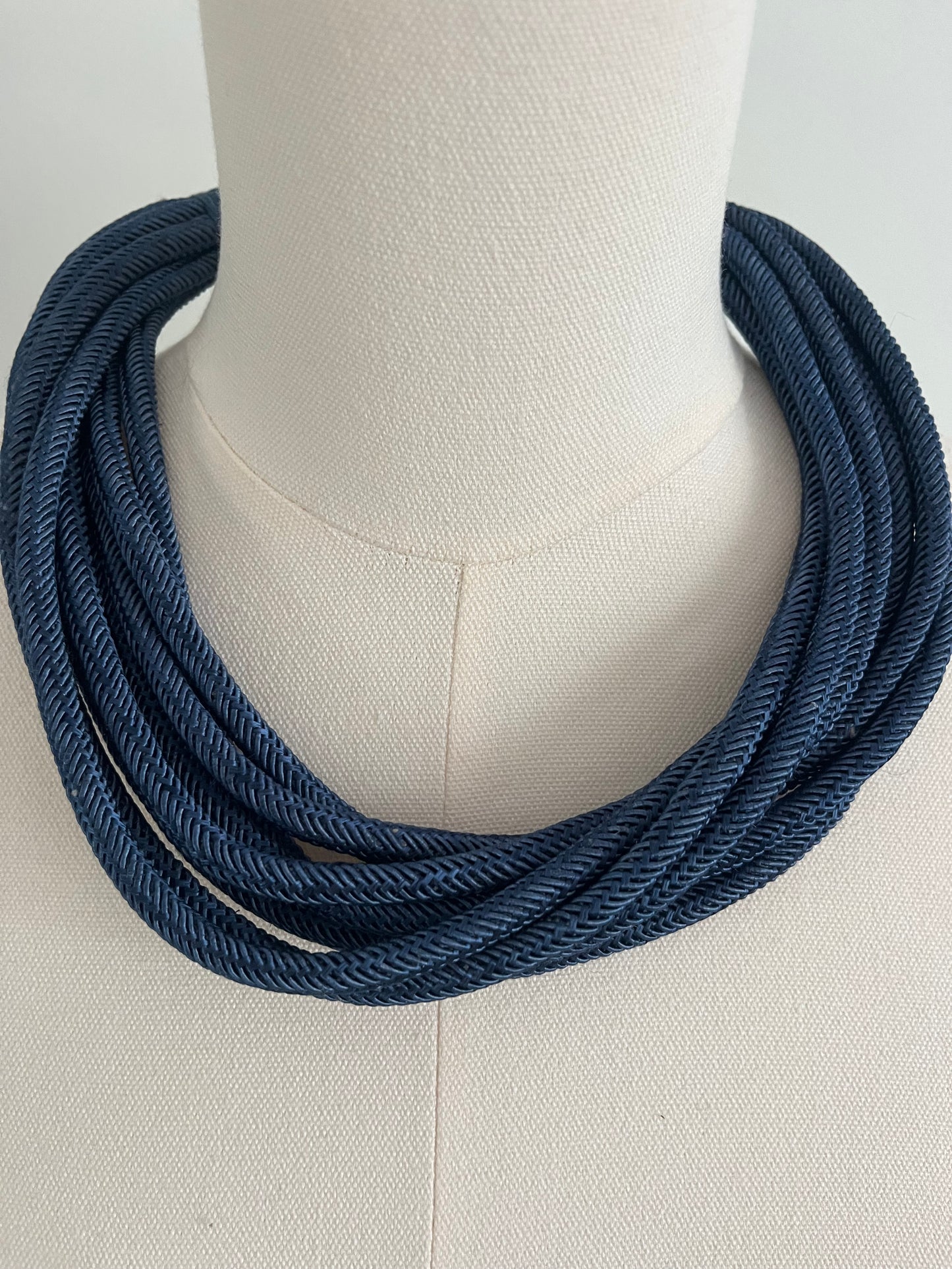 MULTI STRAND ROPE NECKLACE- NAVY