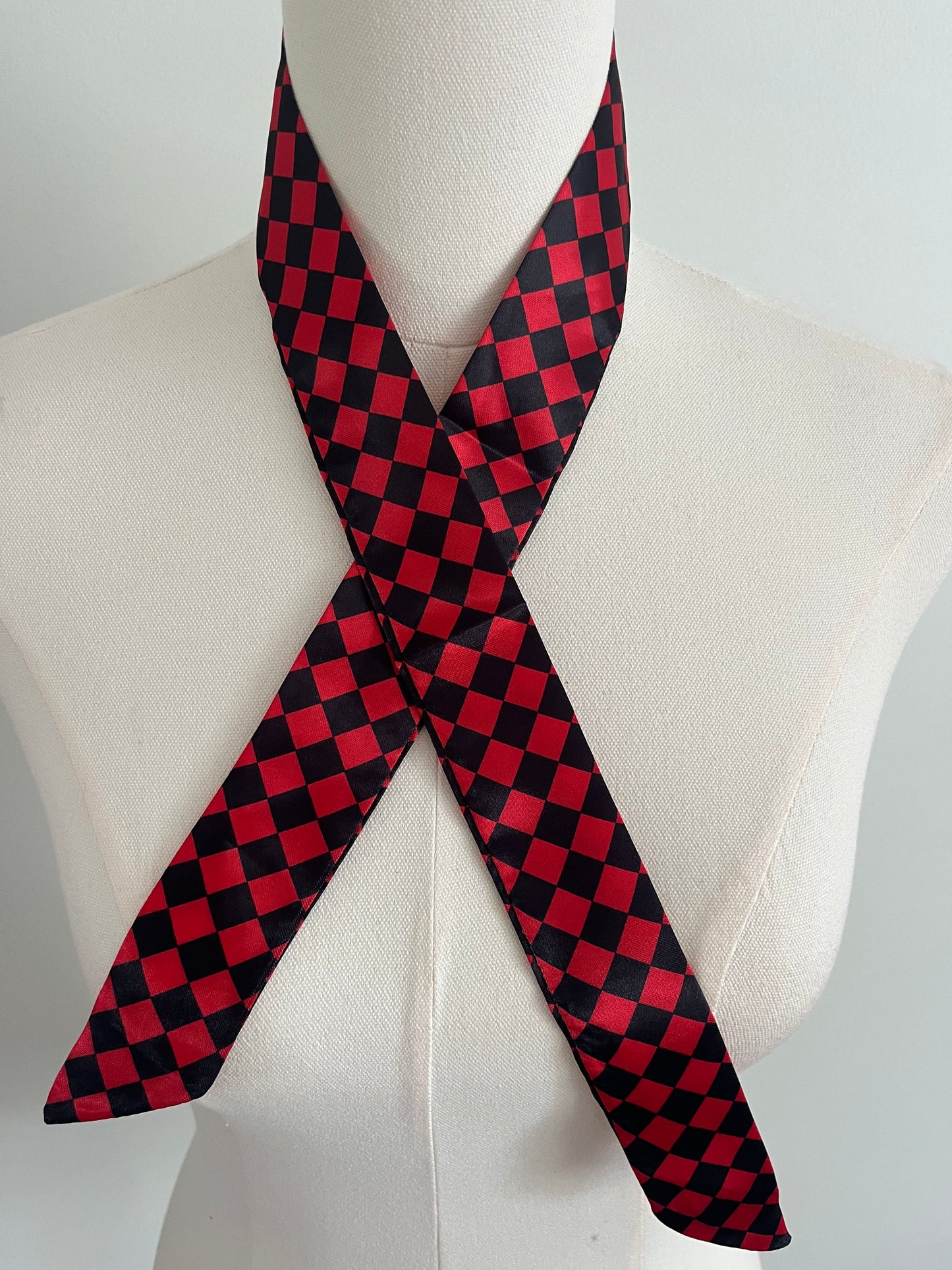 GAME DAY CHECKER PATTERN TWILLY- RED/BLACK