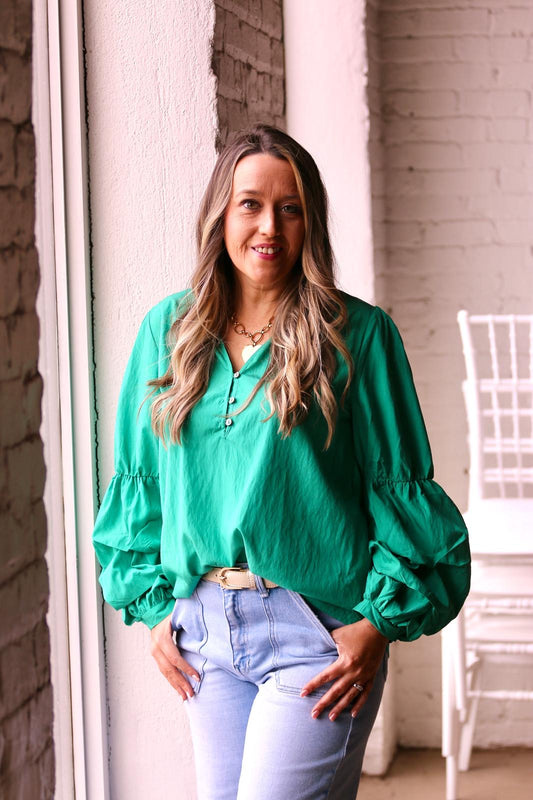 TIERED PUFF SLEEVE V-NECK TOP