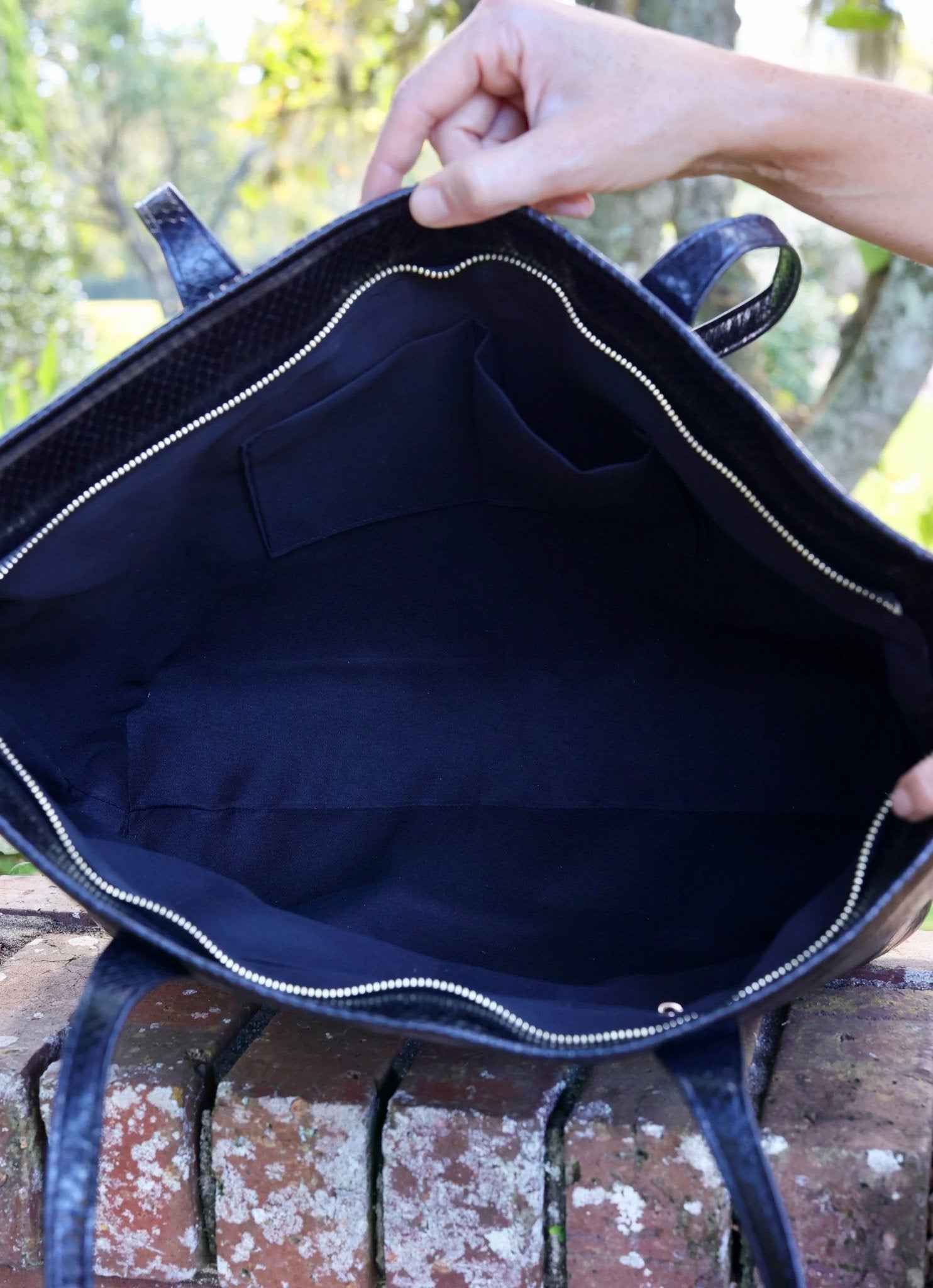 DANIELA LARGE TOTE BAG - BLACK ES - Gopher Lane Boutique & Gifts