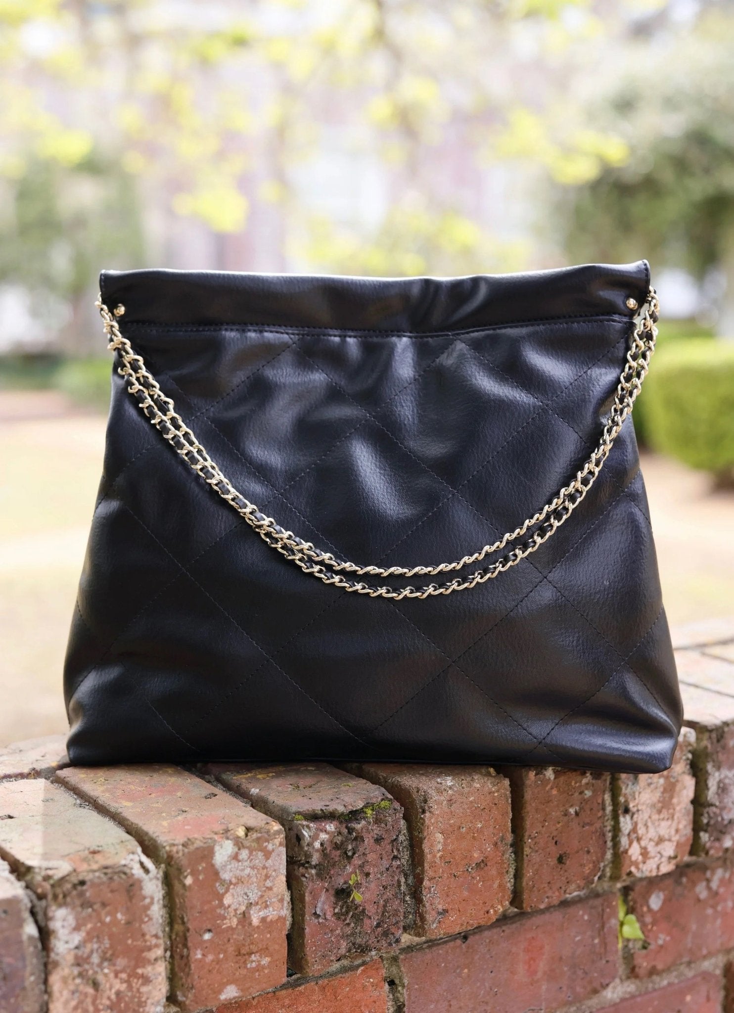 HARLOW TOTE WITH POUCH - BLACK - Gopher Lane Boutique & Gifts