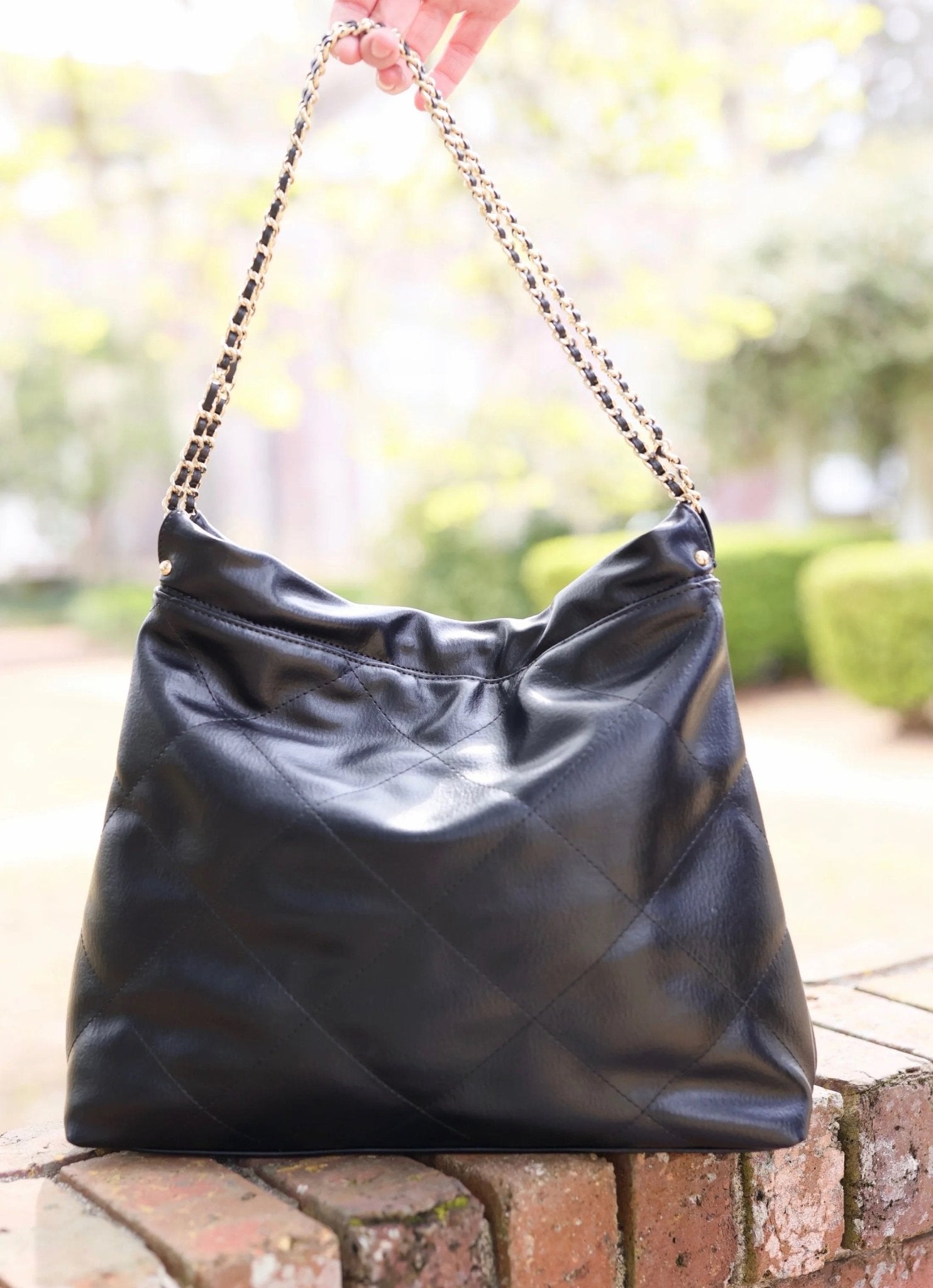 HARLOW TOTE WITH POUCH - BLACK - Gopher Lane Boutique & Gifts