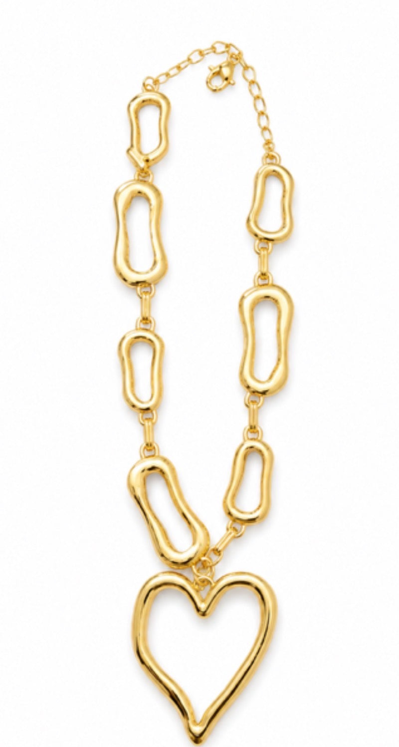 MANDY OPEN LINK CHAIN NECKLACE WITH JUMBO HEART