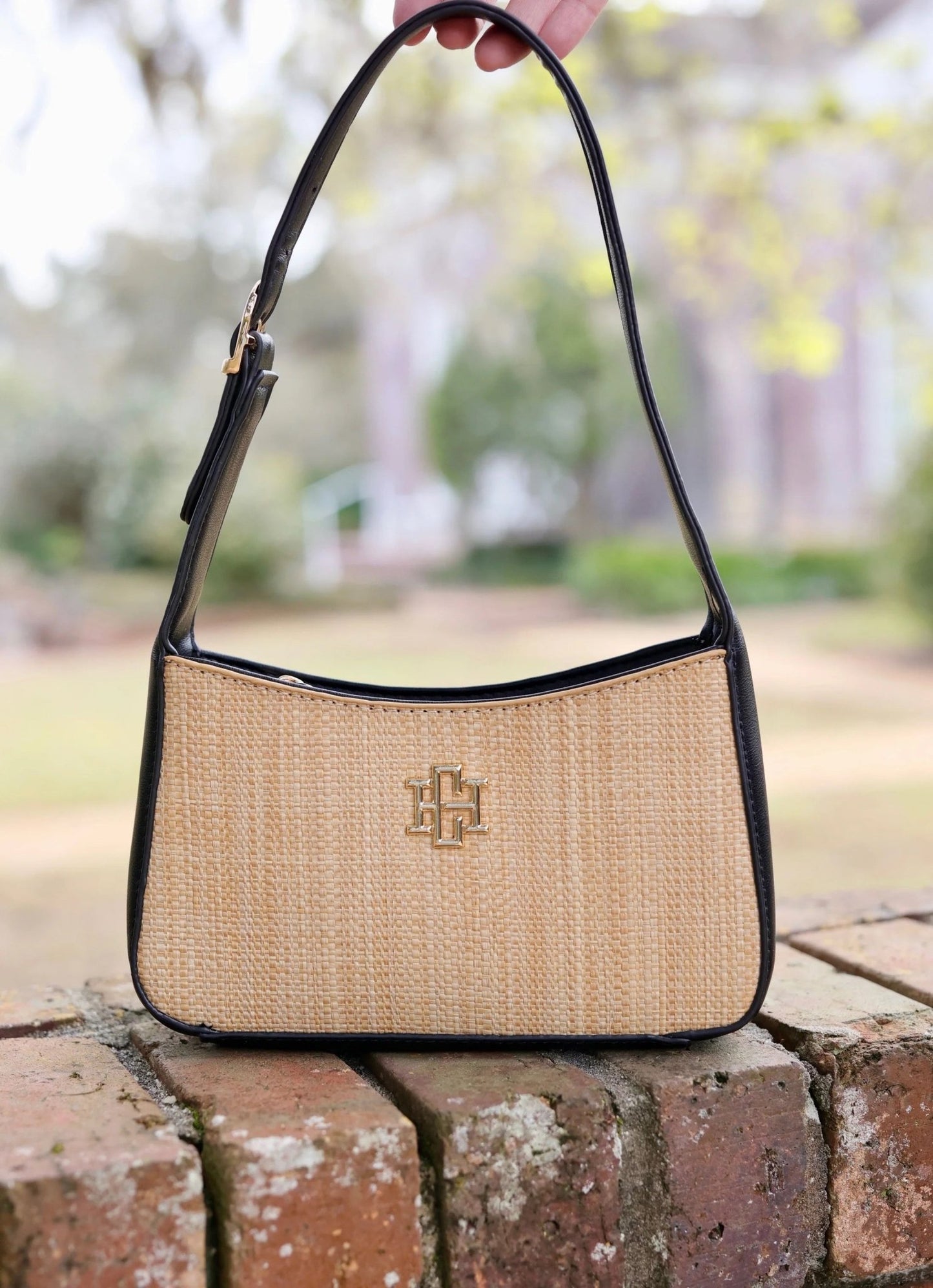 JUDE STRAW HANDBAG - BLACK - Gopher Lane Boutique & Gifts