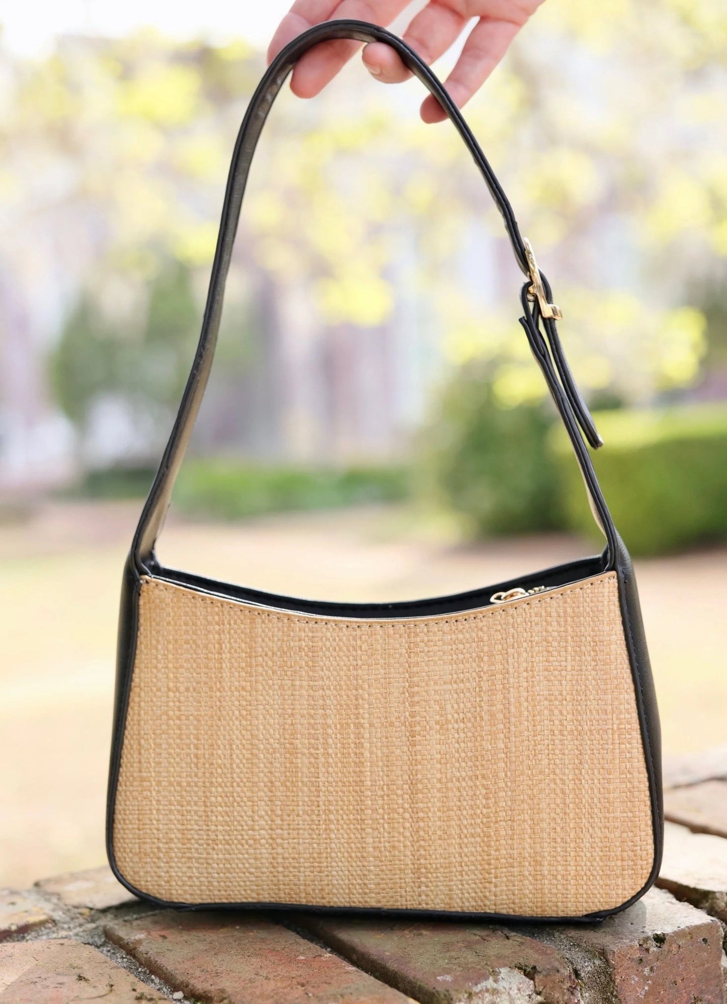 JUDE STRAW HANDBAG - BLACK - Gopher Lane Boutique & Gifts