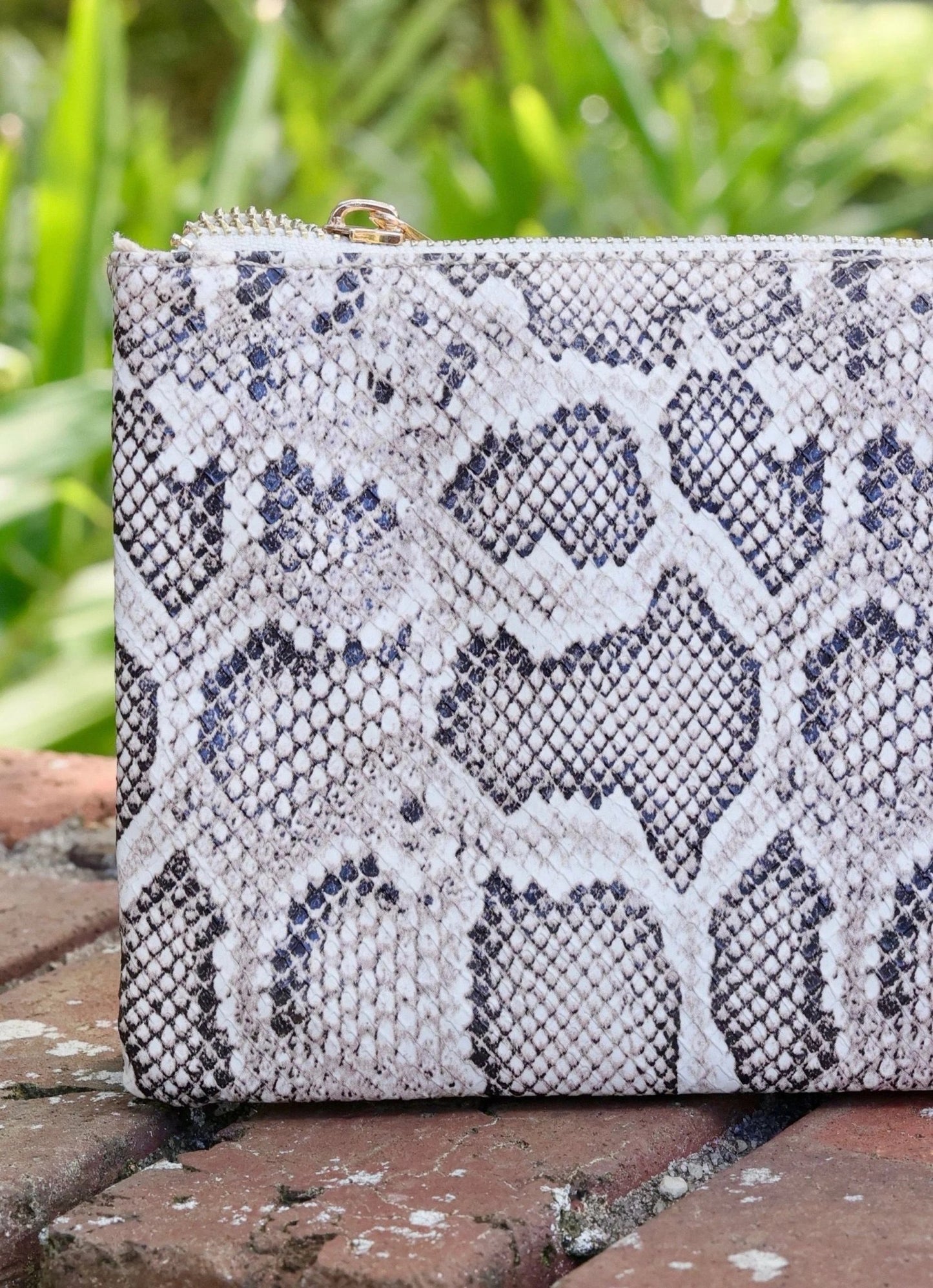 LIZ CUSTOM COLLECTION CROSSBODY - MOCHA ES - Gopher Lane Boutique & Gifts