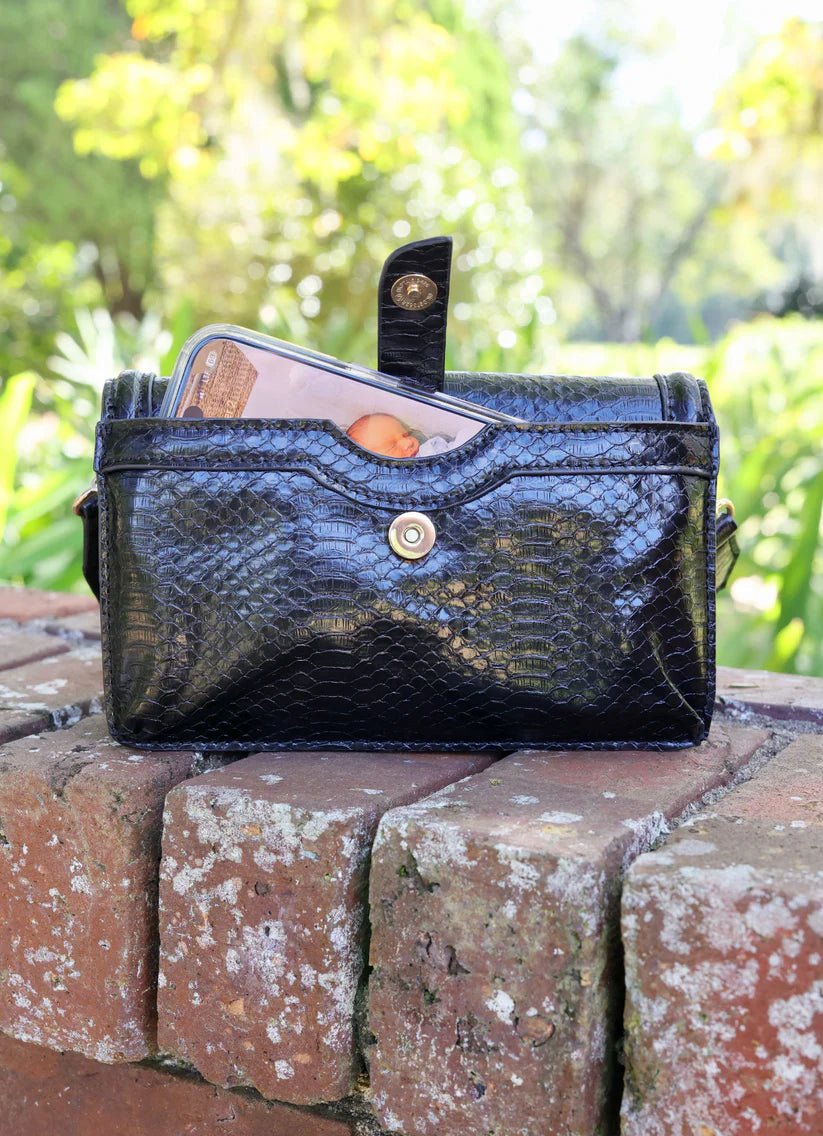 MAVERICK CROSSBODY BAG WITH POCKET - BLACK ES - Gopher Lane Boutique & Gifts