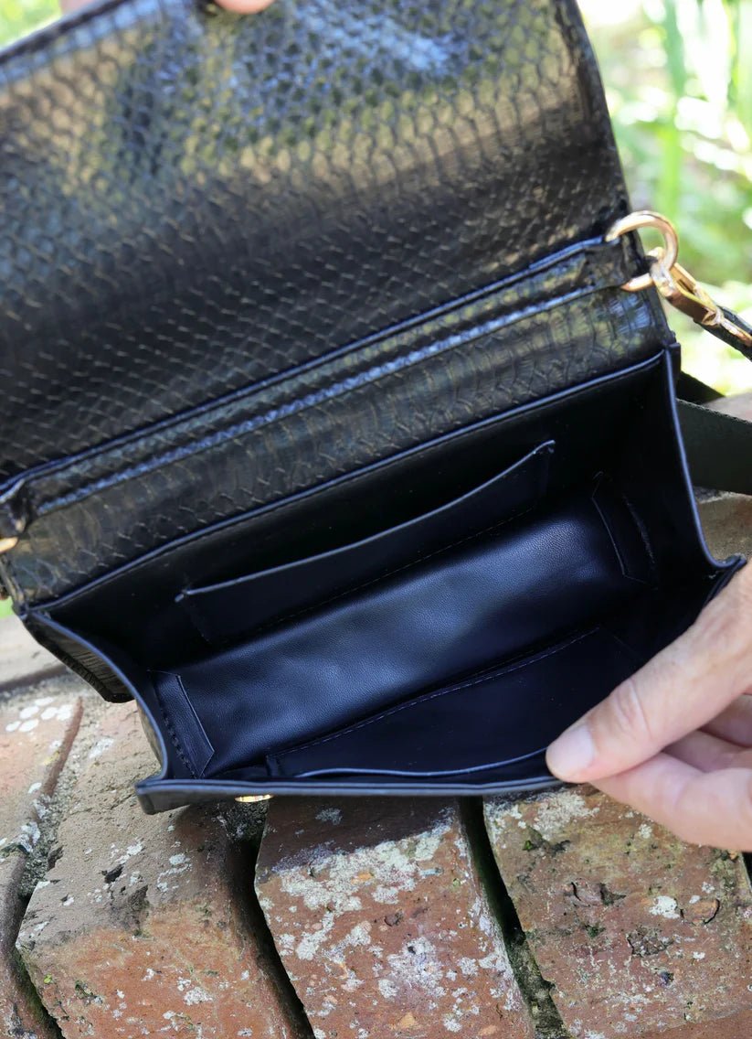 MAVERICK CROSSBODY BAG WITH POCKET - BLACK ES - Gopher Lane Boutique & Gifts