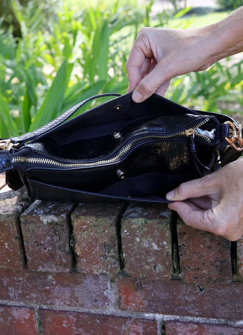PAXTON CROSSBODY BAG WITH POCKETS - BLACK ES - Gopher Lane Boutique & Gifts